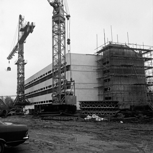 Kreisberufsschule am Schanzenbarg im Bau, 1975