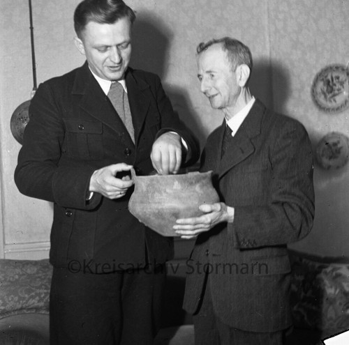 Hans Hingst, Leiter des Landesamtes für Denkmalpflege, mit Wolfgang Sonder, Leiter des Heimatmuseums, 1951