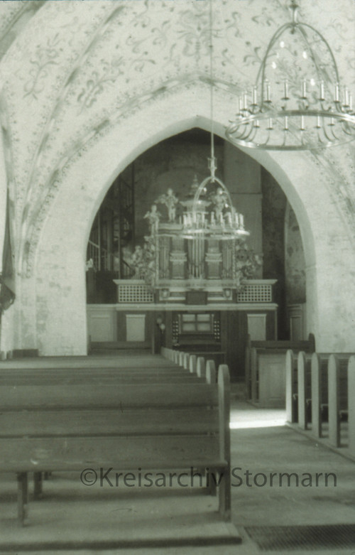 Orgel ebenerdig im Turmraum, ca. 1950